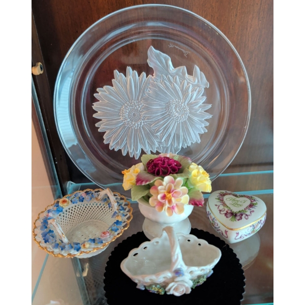 Collection of Delicate Decorative Glassware and Porcelain Items