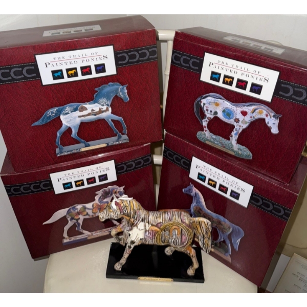 5 Unique Equestrian Figurines 9L (4 In Box)