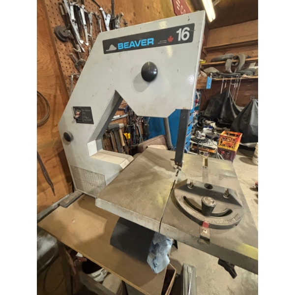 Beaver 16 industrial bandsaw on pedestal in working condition