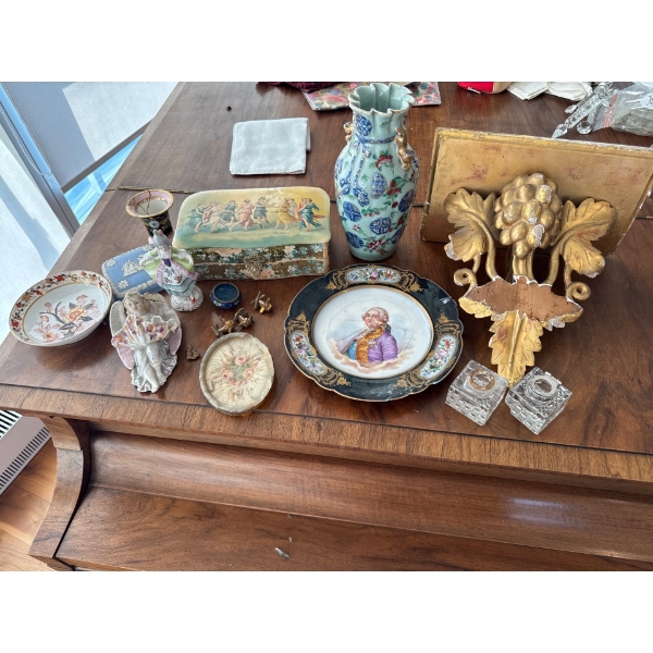 Imaginative Artistry - Turn Kicked Antique Decor Into A Creative Masterpiece 