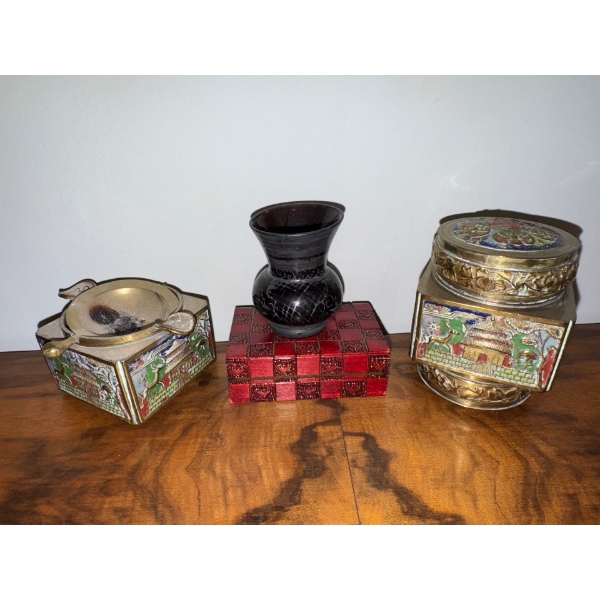 Cloisonné Smoker's Accessories & More 3T 