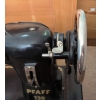 Image 12 : 1951 Pfaff 130 Treadle Sewing Machine with Accessories