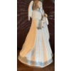 Image 3 : LLADRO Porcelain 'Angelic Melody Figurine - 7.5T 