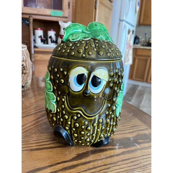 VINTAGE ANTHROPOMORPHIC PICKLE CUCUMBER WOOLWORTH COOKIE JAR very rare