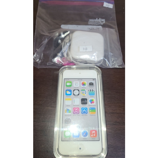Ipod Touch 32 GB, Never Used, With Unbranded New Earbuds 