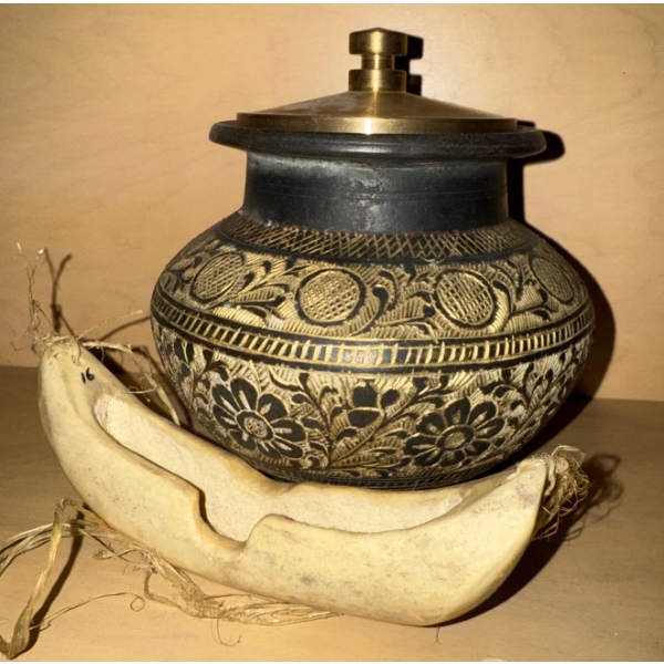 Black Lacquered Hand Engraved Decorative Urn 5T w/ Carved Bone Canoe