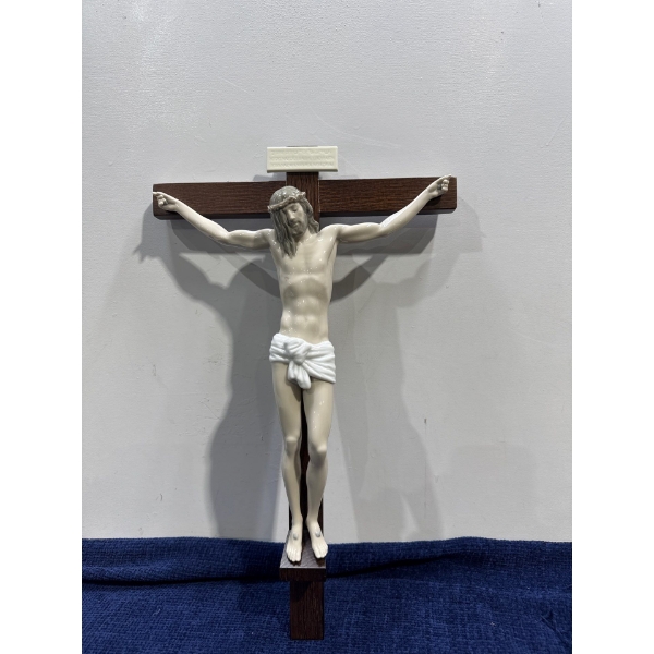 LLADRO  Our Saviour  11.25Wx19T (with original box)