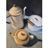 Image 3 : Teapots & Glassware