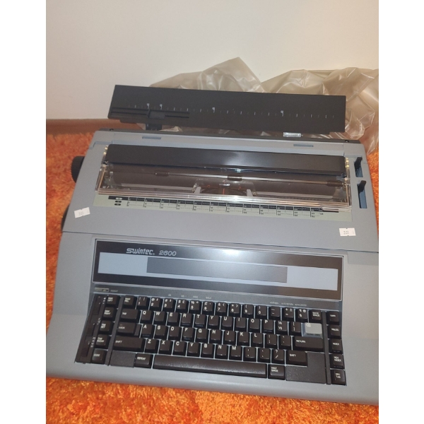 Swintec Model 2600 Electrictronic Typewriter 