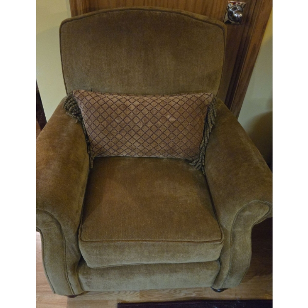 Lovely Textile Single Couch w/ Cushion - 36W, 34D, 38T 