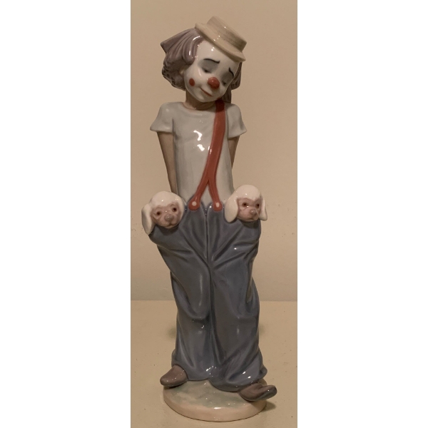 LLADRO  Porcelain Clown w/ Puppies Figure - 9T