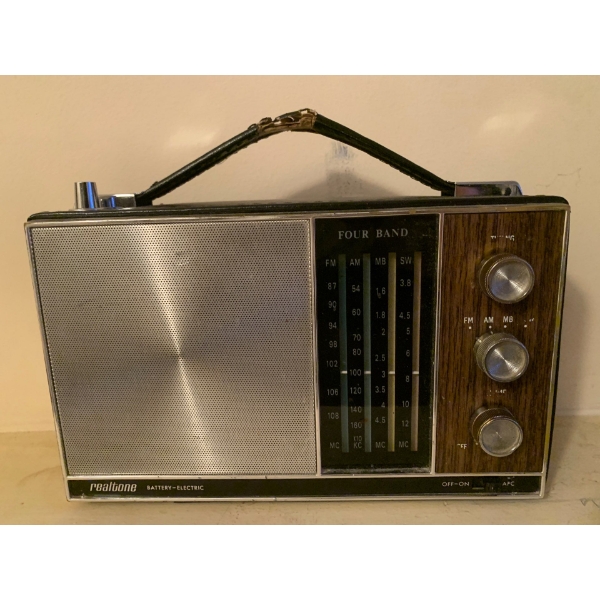 Realtone 4 Band 14 Transistor Radio Mo.2424