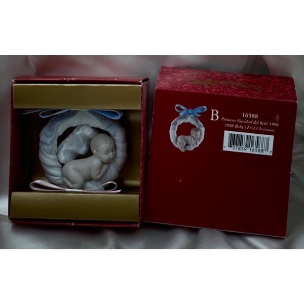 LLADRO Porcelain "1998 Babies First Christmas' 2.5T