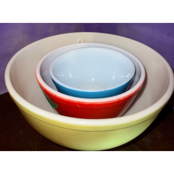 Vintage Pyrex Nesting Mixing Bowls  (3) Red, Blue & Yellow