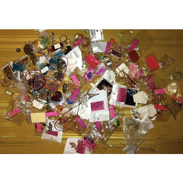 Large Assortment of Fine Jewelry & Costume Jewelry Pieces  Neck Laces, Braceletts, 