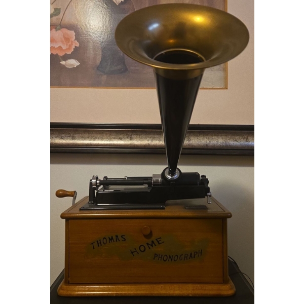 Thomas Home Phonograph 22 L, 13 W, 9 D