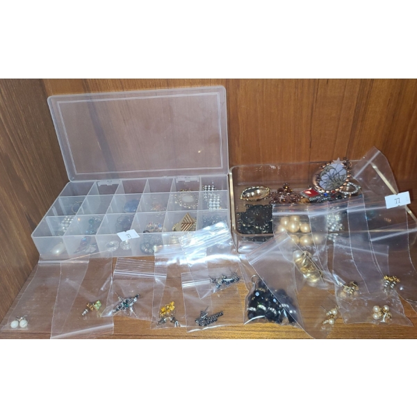 Assorted Women's Costume Jewelry: Pendants and Earrings 