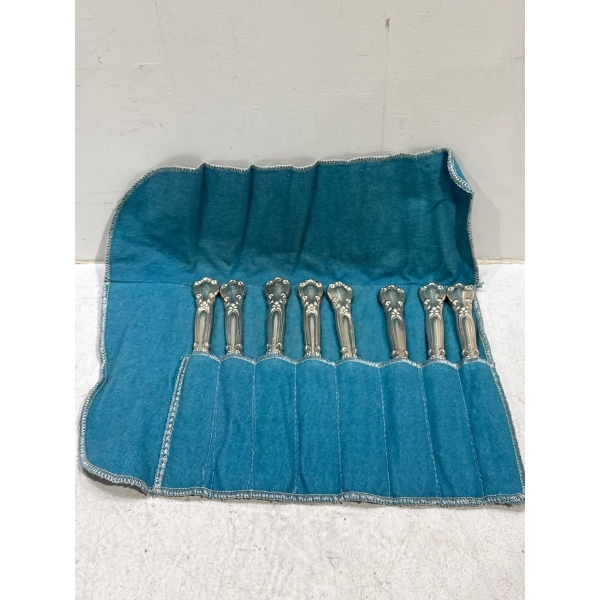 Knives; Sterling Silver Handles and Stainless Steel Blades, Total weight of the knives 336.7g