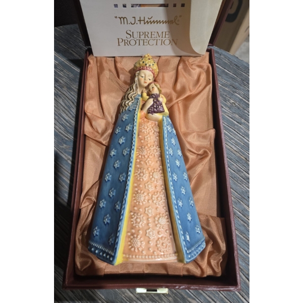Celebration of the 75th Anniversary of the Birth of Sister M.I.Hummel 1909-1984 in case