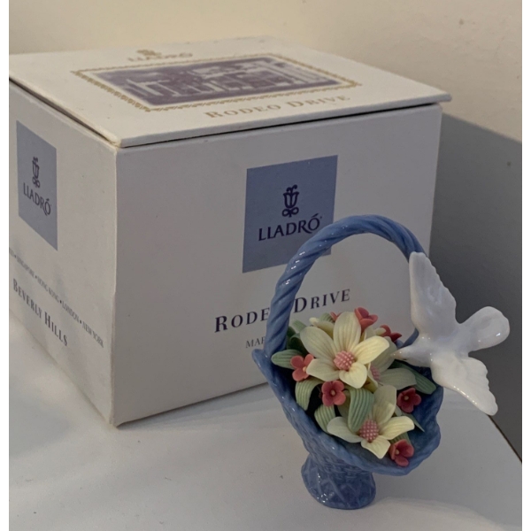 LLADRO Rodeo Drive March 1997 Flower Basket - 2.5L 