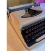 Image 3 : Vintage Envoy 11 Typewriter with Case