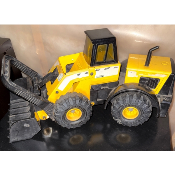 Vintage TONKA Mighty Front End Loader 21.5'Long