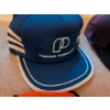 Image 8 : 34 Vintage and Branded Baseball Hats with Two Reflective Safety Vests