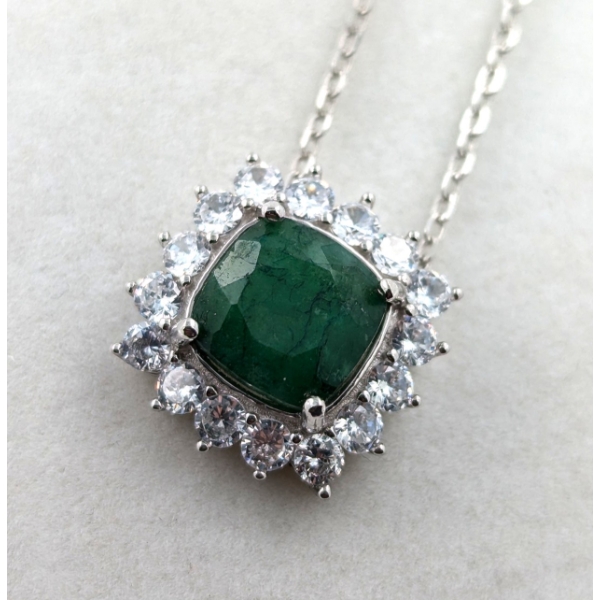 3.8 ct Certified Silver Emerald gemstone Pendant ($4,224 Appraisal)