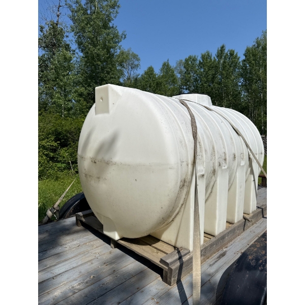 700 Gallon Water Storage Tank w/ Loading Straps ONLY 