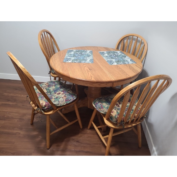 Dining Table 42" Diameter, 30 T and 4 Chairs 17 W, 17 D, 38 T
