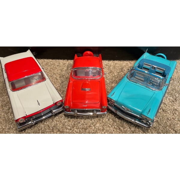 1957 Ford 1:24 Scale, 1958 Chevrolet Thunderbird 