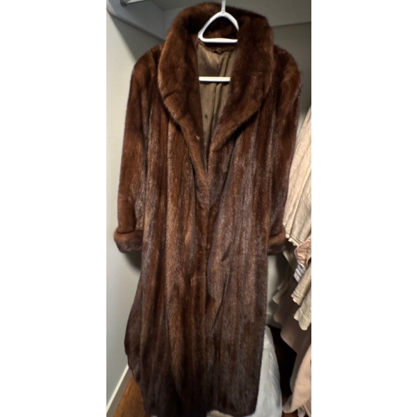 Soft Luxurious Ladies Fur Jacket - Size 12 