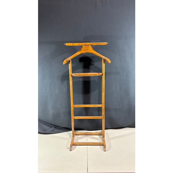 Antique Valet Stand 14Wx40.5H