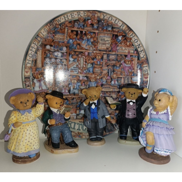 Teddy Bears Go out On the Town Ornaments w/ Decorative Collectible Bear Plate