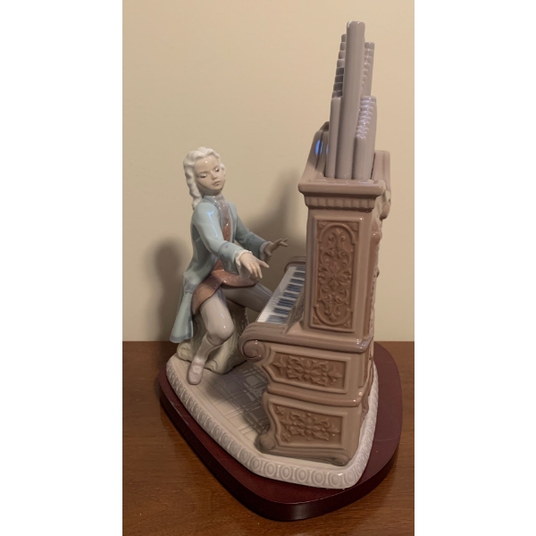 LLADRO Porcelain  'Young Sebastian Bach' Figure w/ Wooden Base No. 1509 - 7.5W, 11.5T 
