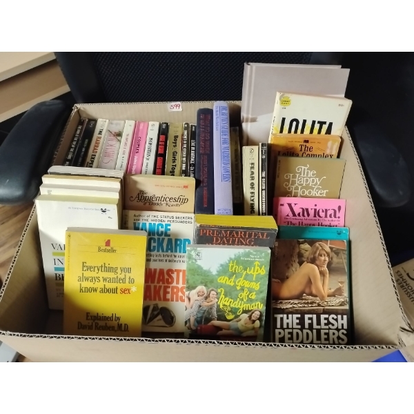 Racey Easy Reads - Sex Suggestive Vintage Book Haul 'The Happy Hooker' 'Flesh Peddlers' 'Lolita'  