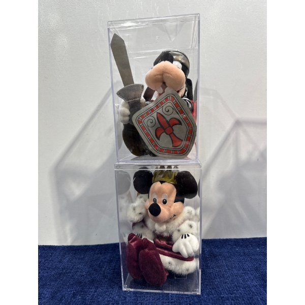 Disney Store Collectables: King Mickey and Knight Goofy