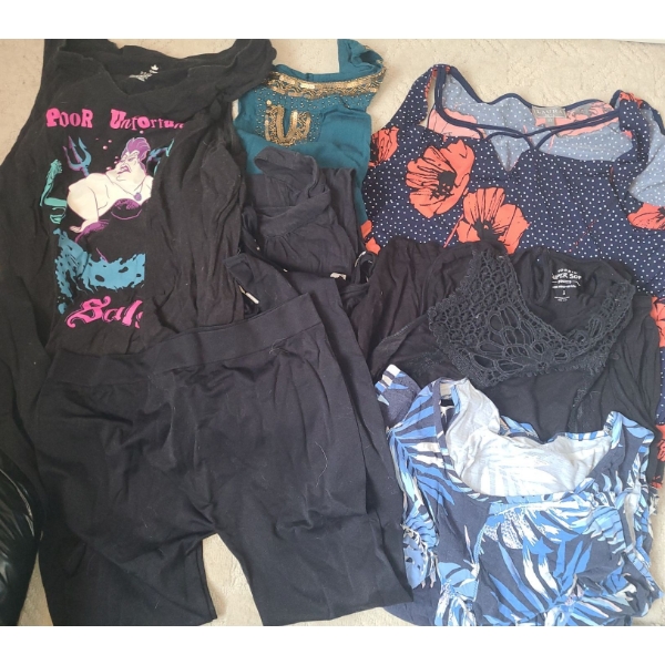 Tank Tops and More! (Plus Sizes)- Big Bag Full/ Photos Show Some Items 