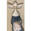 Image 4 : Lladro Porcelain Sister Nun Stitching 8T