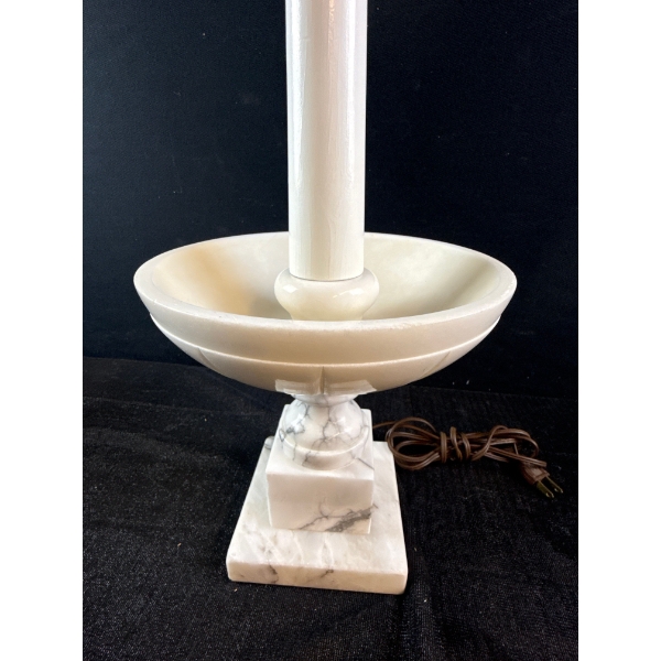 Vintage Alabaster Fountain Style Lamp 15T x 9 W