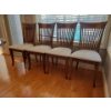 Image 3 : 5 Piece Gourmet Solid Wood Dining Set - Aesthetically Pleasing - Walnut w/ Glass Top