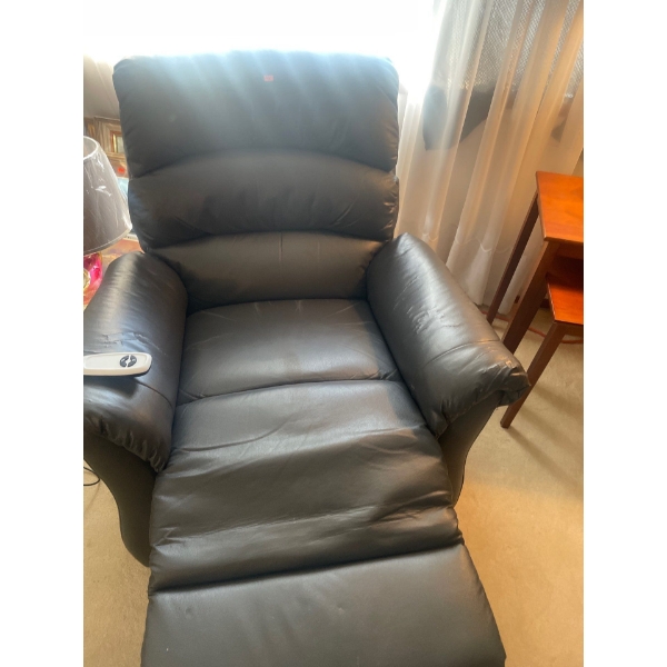Power Recliner Lift Chair, Paolo Power Lift Recliner, Navy Colour
Works Great, approx. 2 years old. 
