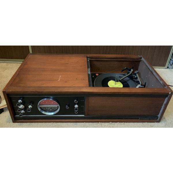 Electro Home Solid State Turn Table AM/FM Radio 31L