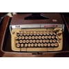 Image 4 : - Smith- Corona Classic 12 Typewriter w/ Case, Key Included