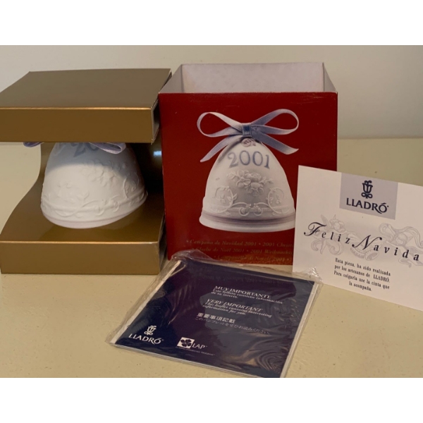 LLADRO  2001 PorcelainChristmas Bell  - 3T 