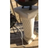 Image 4 : Outdoor Garden Lamp, Pedestal 28 h, Bird Feeders, Resin Chairs, Plastic Birdbath