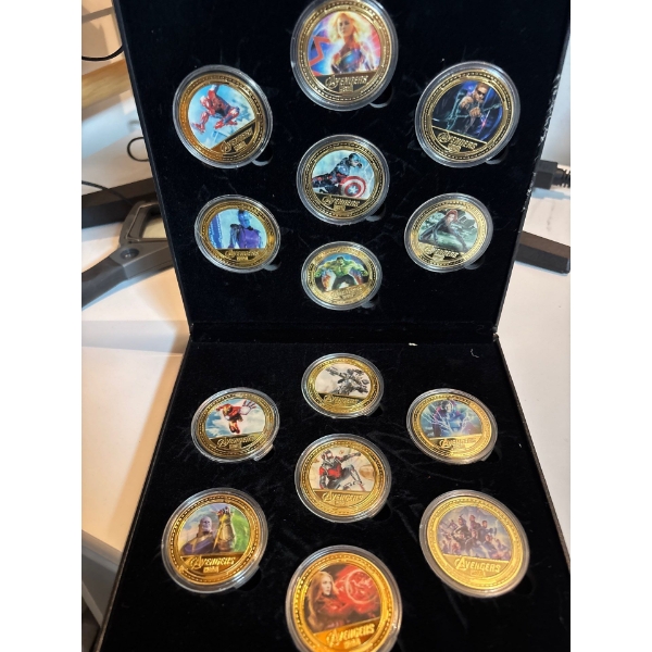 Marvel 14 Coin Set Collectors edition 