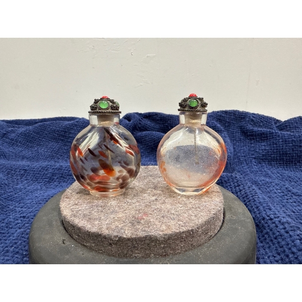 Pair of Clear Glass Snuff Bottles with Spoons 2.5H