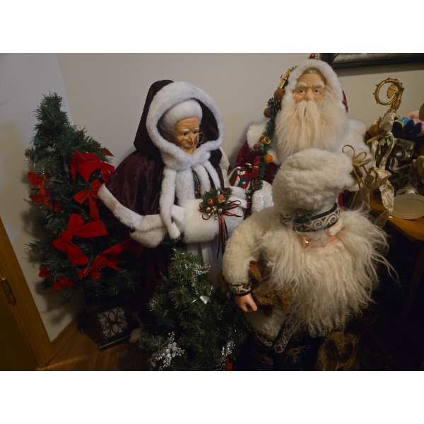 Lovely Holiday Collection - Mr & Mrs Claus, Smaller Santa, w/ Holiday Trees (36T Tallest) 
