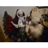 Image 1 : Lovely Holiday Collection - Mr & Mrs Claus, Smaller Santa, w/ Holiday Trees (36T Tallest) 